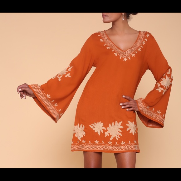 The perfect tunic for the beach or brunch! - Picture 2 of 3